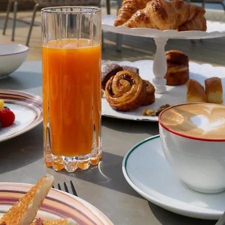 Laqua By The Apart Otel